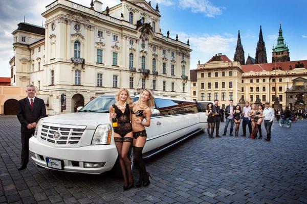 Prag Cadillac Limo & Strip